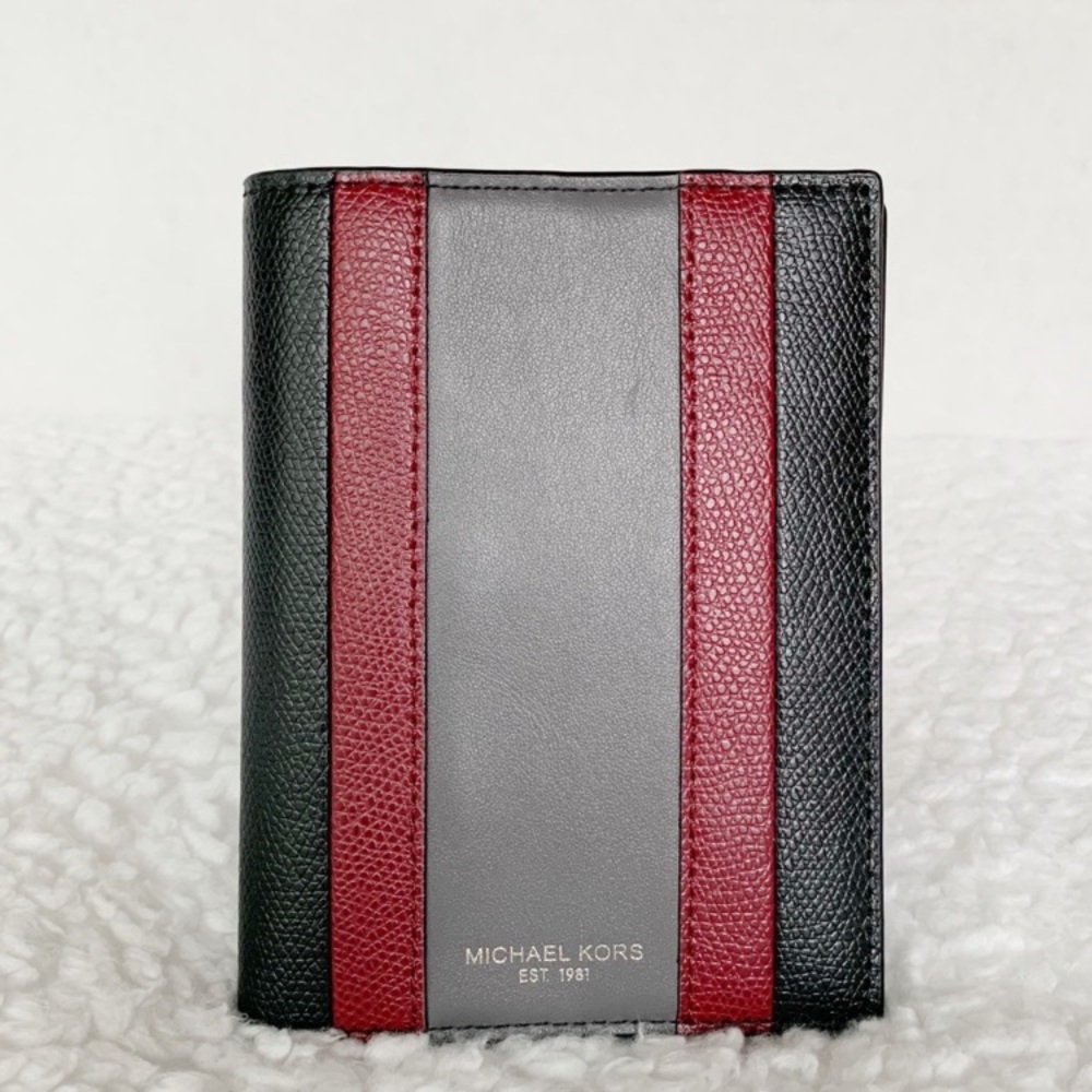NWT Michael Kors Leather Passport Case